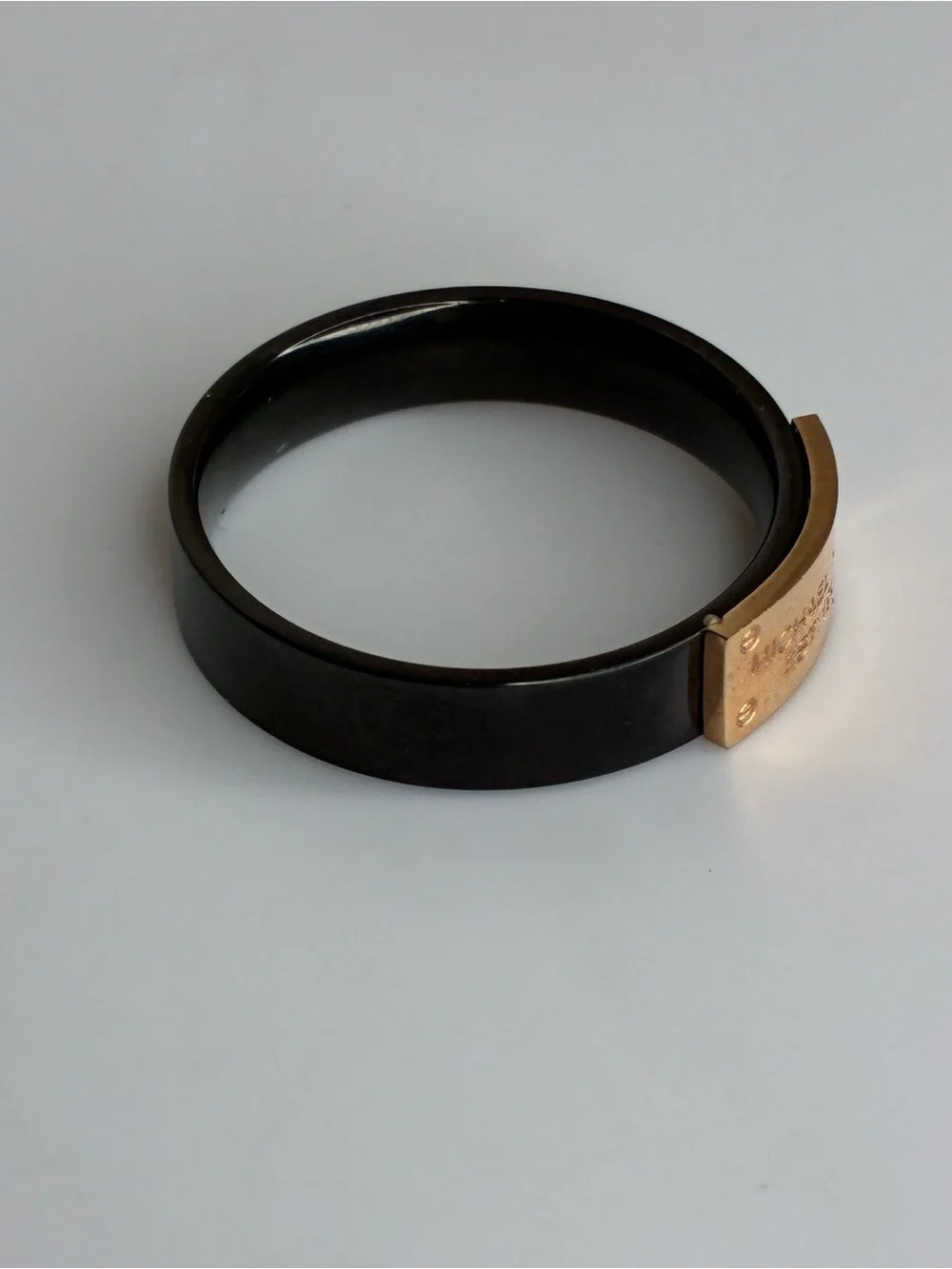 Vintage Black and Gold Plaque Ring - Size 9